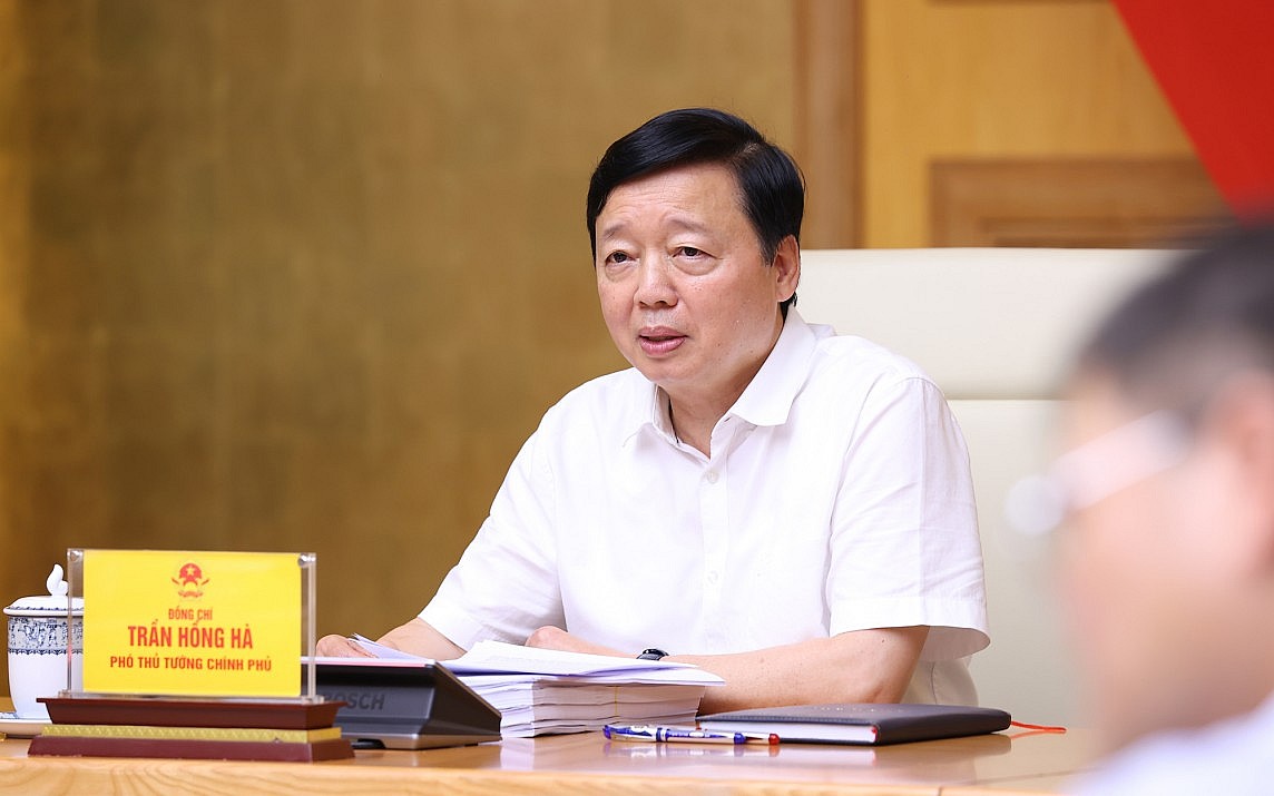 Phó Thủ tướng Trần Hồng Hà yêu cầu cơ quan soạn thảo tập trung làm rõ những nội dung, chính sách mới của Luật Nhà ở được thể chế hóa trong dự thảo Nghị định - Ảnh:VGP/Minh Khôi Phó Thủ tướng Trần Hồng Hà yêu cầu cơ quan soạn thảo tập trung làm rõ những nội dung, chính sách mới của Luật Nhà ở được thể chế hóa trong dự thảo Nghị định - Ảnh:VGP/Minh Khôi