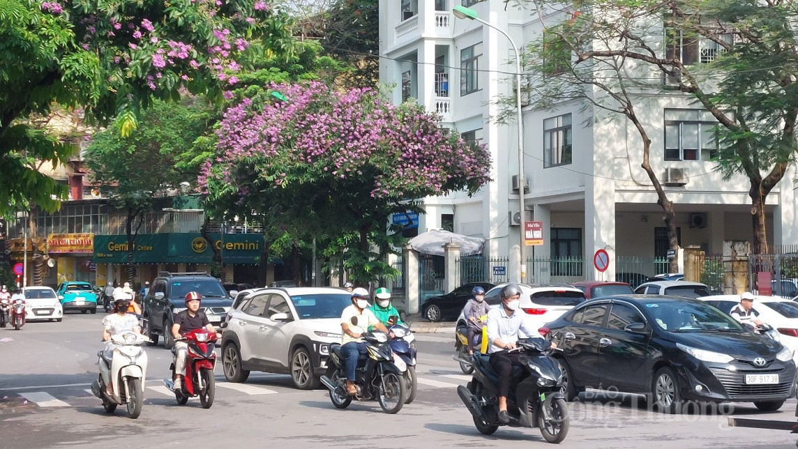 Dự báo thời tiết Hà Nội hôm nay 22/5/2024: Hà Nội ngày nắng gián đoạn, chiều tối và đêm có mưa dông Dự báo thời tiết Hà Nội hôm nay 22/5/2024: Hà Nội ngày nắng gián đoạn, chiều tối và đêm có mưa dông