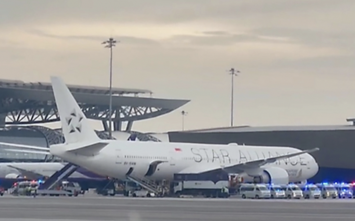 Máy bay Singapore Airlines gặp nạn 1 người thiệt mạng: Đừng đùa với quy định thắt dây an toàn Máy bay Singapore Airlines gặp nạn 1 người thiệt mạng: Đừng đùa với quy định thắt dây an toàn