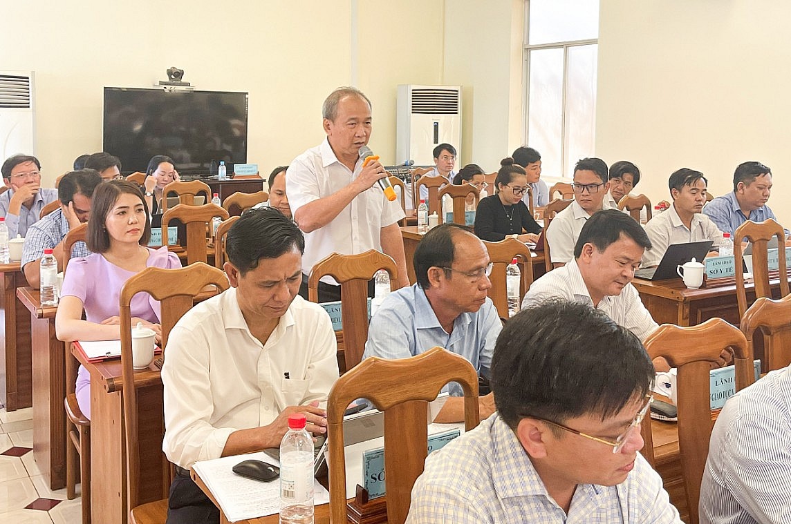 Ngành điện miền Nam lắng nghe cử tri để nâng chất lượng ngành điện