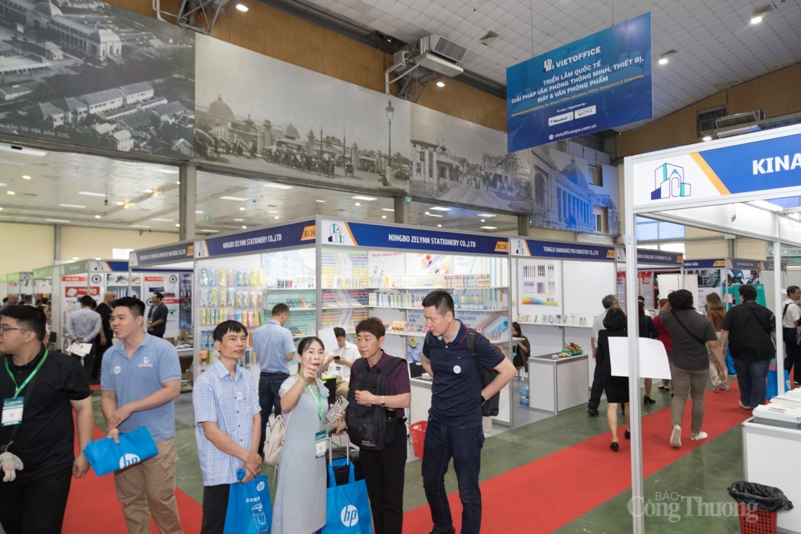 Thị trường thiết bị, máy và văn phòng còn nhiều dư địa phát triển Thị trường thiết bị, máy và văn phòng còn nhiều dư địa phát triển