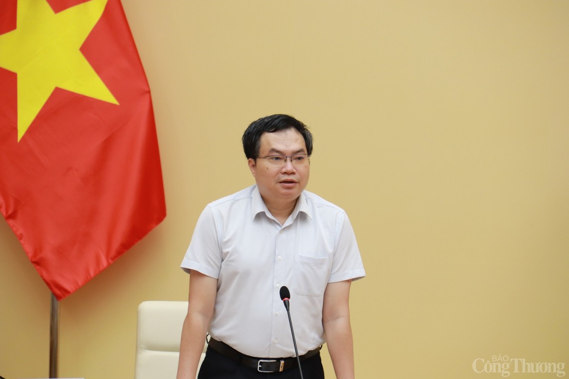 Bộ Công Thương tổ chức họp lấy ý kiến dự thảo Nghị định quy định cơ chế mua bán điện trực tiếp Bộ Công Thương tổ chức họp lấy ý kiến dự thảo Nghị định quy định cơ chế mua bán điện trực tiếp