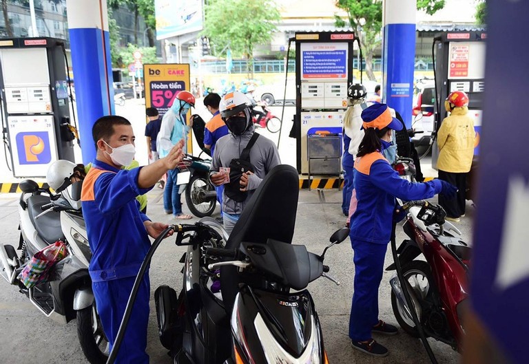 Đề xuất cắt giảm nhiều thủ tục hành chính trong lĩnh vực kinh doanh xăng dầu Giá xăng dầu hôm nay 7/9/2024