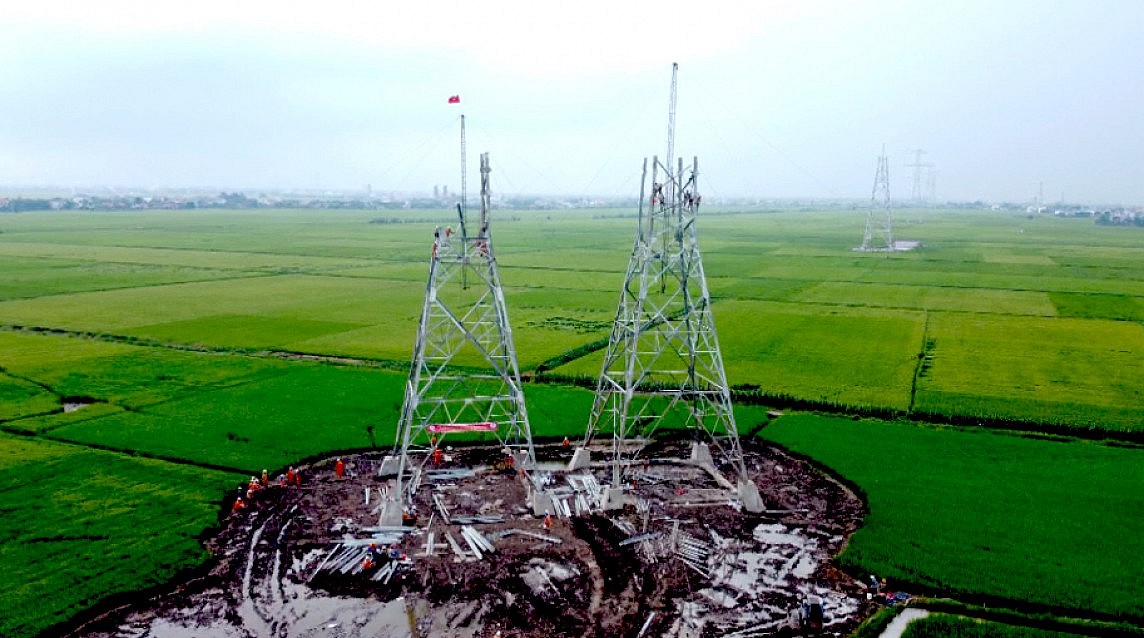 Thi công đường dây 500kV mạch 3: EVNNPT huy động thêm 800 nhân lực hỗ trợ Thi công đường dây 500kV mạch 3: EVNNPT huy động thêm 800 nhân lực hỗ trợ
