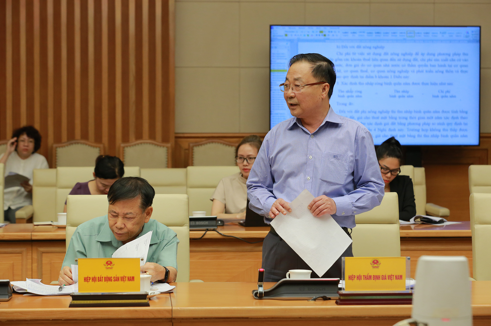 Sớm hoàn thiện, ban hành nghị định mới về giá đất- Ảnh 2. Sớm hoàn thiện, ban hành nghị định mới về giá đất- Ảnh 2.