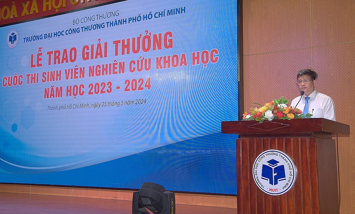 Giải thưởng sinh viên nghiên cứu khoa học HUIT: Nhiều đề tài mang tính ứng dụng cao đoạt giải nhất