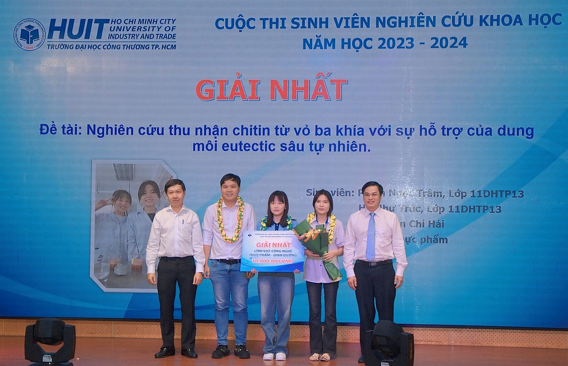 Giải thưởng sinh viên nghiên cứu khoa học HUIT: Nhiều đề tài mang tính ứng dụng cao đoạt giải nhất