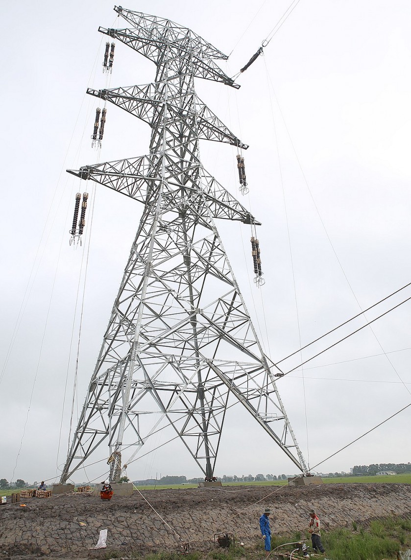 Đường dây 500kV mạch 3 Nam Định I – Phố Nối: Gói thầu dựng cột đầu tiên vượt tiến độ 5 ngày Đường dây 500kV mạch 3 Nam Định I – Phố Nối: Gói thầu dựng cột đầu tiên vượt tiến độ 5 ngày