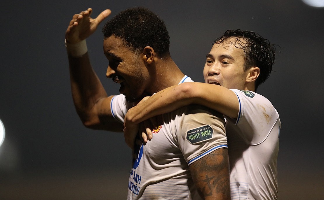 Bảng xếp hạng vòng 21 V-League 2023/2024 ngày 27/5: Nam Định độc chiếm đỉnh bảng, Sông Lam Nghệ An thoát hiểm Bảng xếp hạng vòng 21 V League 2023/2024 ngày 27/5: Nam Định độc chiếm đỉnh bảng, Sông Lam Nghệ An thoát hiểm