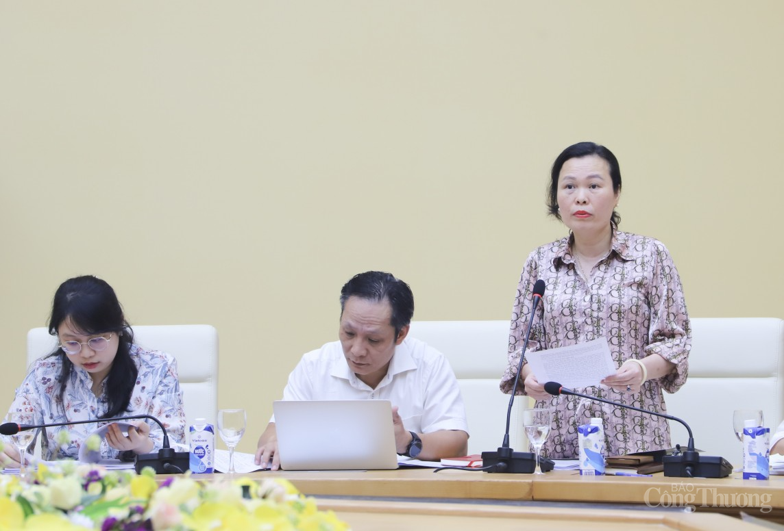 Thứ trưởng Nguyễn Sinh Nhật Tân chủ trì họp Ban soạn thảo bổ sung một số diều Thứ trưởng Nguyễn Sinh Nhật Tân chủ trì họp Ban soạn thảo bổ sung một số diều