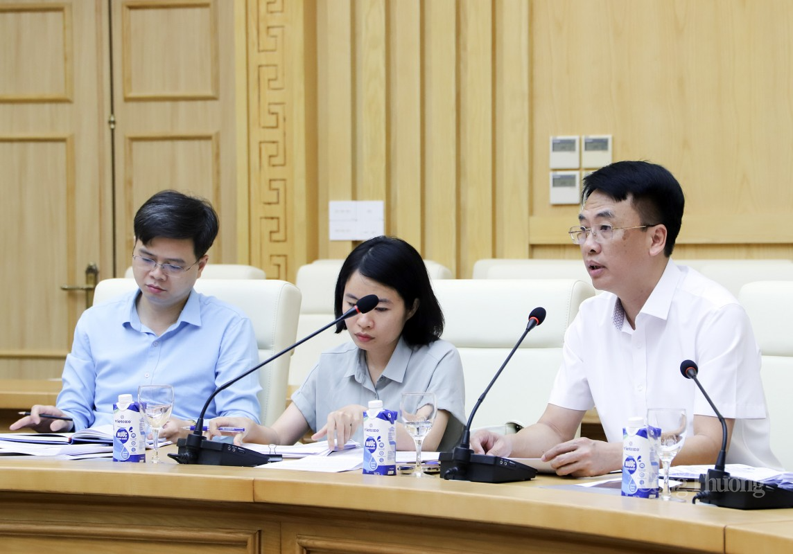 Thứ trưởng Nguyễn Sinh Nhật Tân chủ trì họp Ban soạn thảo bổ sung một số diều Thứ trưởng Nguyễn Sinh Nhật Tân chủ trì họp Ban soạn thảo bổ sung một số diều