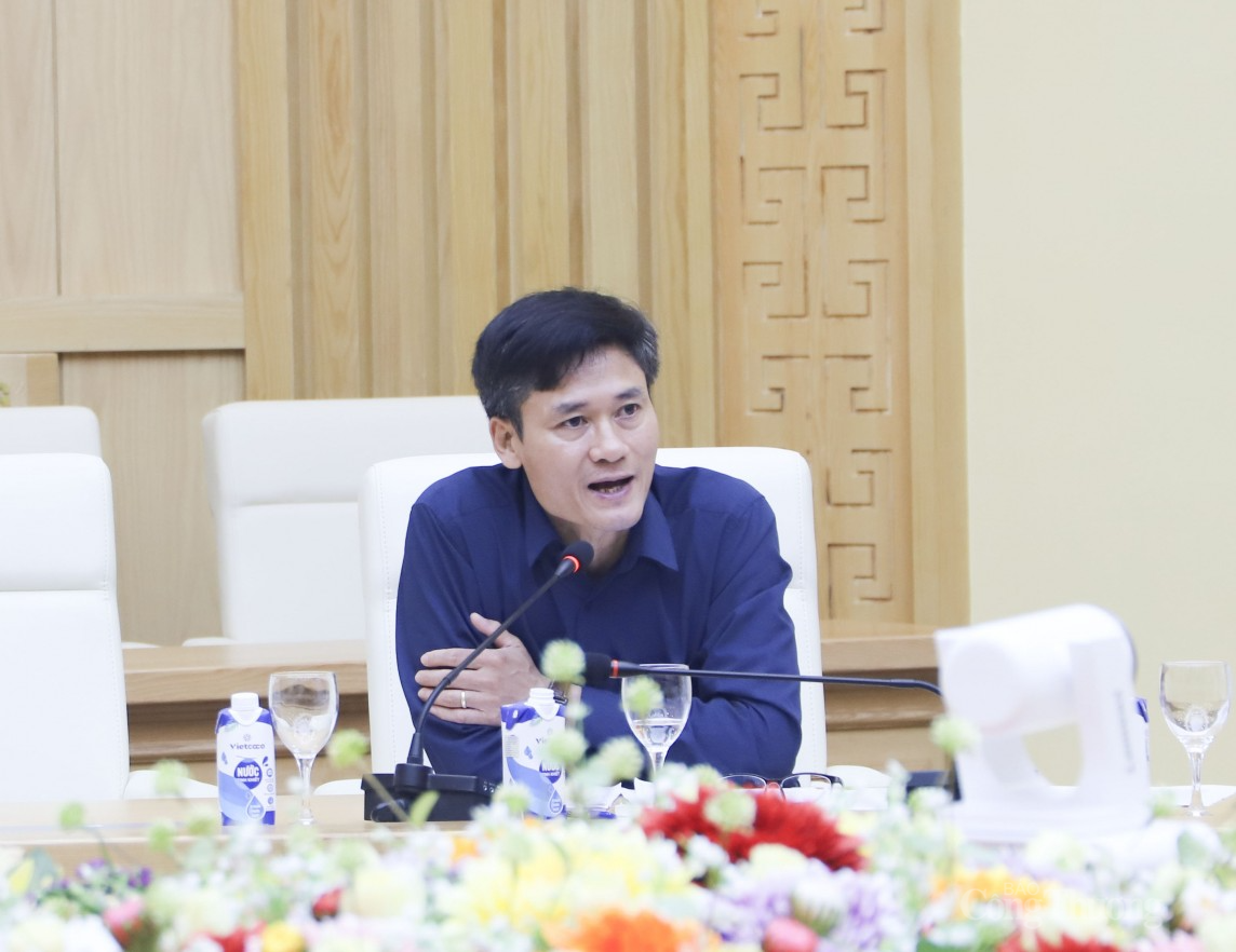 Thứ trưởng Nguyễn Sinh Nhật Tân chủ trì họp Ban soạn thảo bổ sung một số diều Thứ trưởng Nguyễn Sinh Nhật Tân chủ trì họp Ban soạn thảo bổ sung một số diều