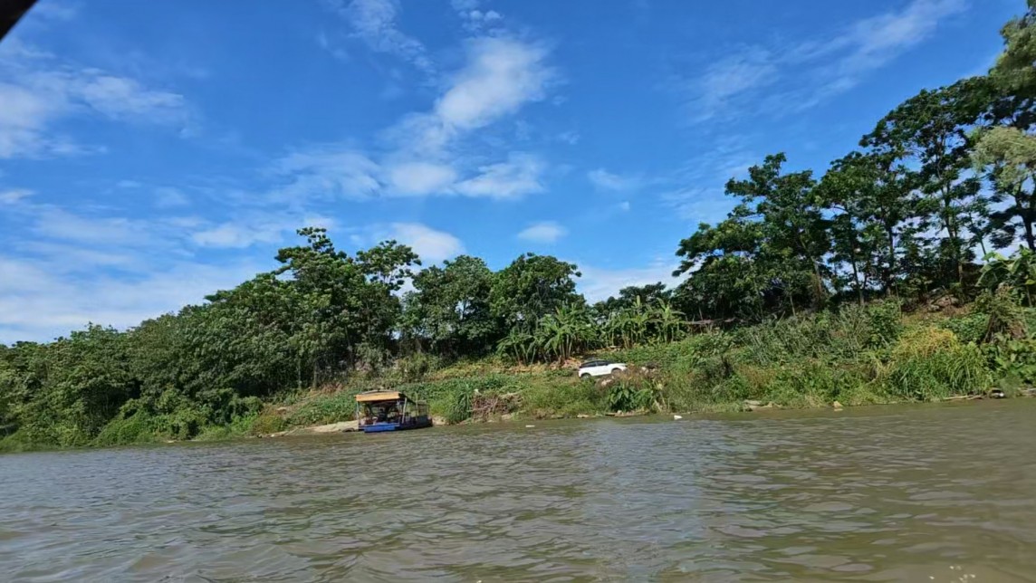 Thâm nhập sới bạc khủng giữa sông Hồng (Bài 1): Bí ẩn những con tàu không biển số Thâm nhập sới bạc khủng giữa sông Hồng (Bài 1): Bí ẩn những con tàu không biển số