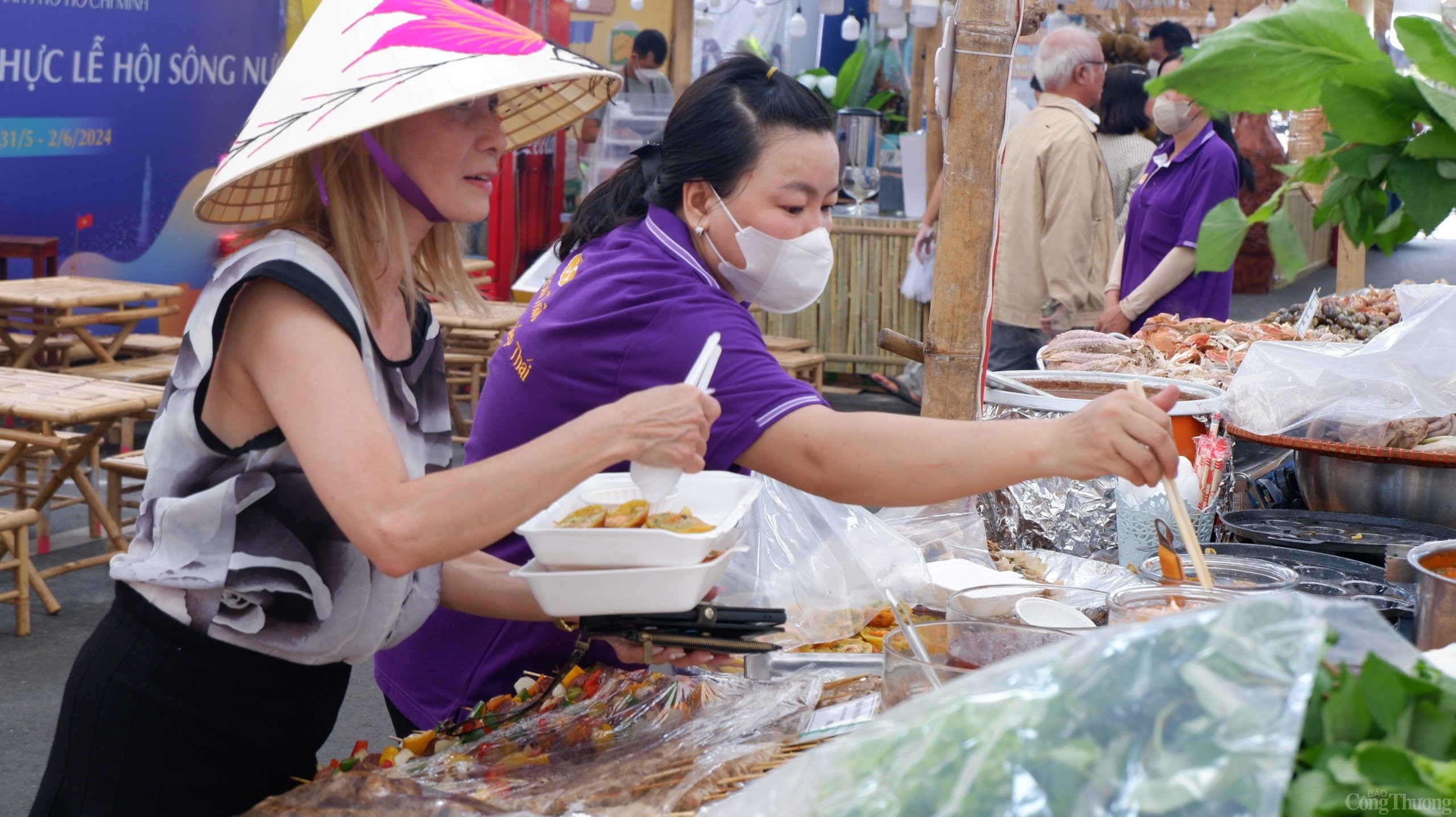 TP. Hồ Chí Minh: Đa dạng ẩm thực vùng miền quy tụ tại Lễ hội sông nước 2024 TP. Hồ Chí Minh: Đa dạng ẩm thực vùng miền quy tụ tại Lễ hội sông nước 2024