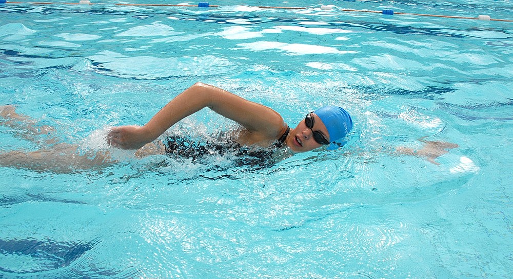 Mùa hè, để xua tan nắng nóng oi bức, một trong những hoạt động không thể thiếu mà mọi người hay lựa chọn đó chính là đi bơi Mùa hè, để xua tan nắng nóng oi bức, một trong những hoạt động không thể thiếu mà mọi người hay lựa chọn đó chính là đi bơi