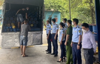 Vĩnh Phúc: Tiêu hủy tang vật vi phạm vụ sang chiết khí N2O trái phép