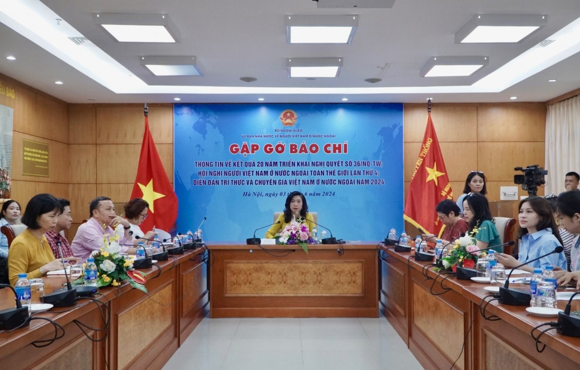 'Hội nghị Diên Hồng' 2024: Người Việt Nam ở nước ngoài chung tay phát triển đất nước 'Hội nghị Diên Hồng' 2024: Người Việt Nam ở nước ngoài chung tay phát triển đất nước