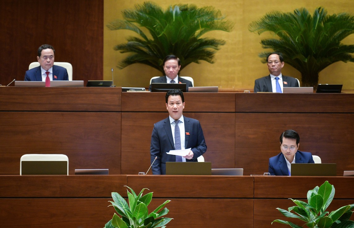 Bộ trưởng Bộ Tài nguyên và Môi trường Đặng Quốc Khánh trả lời chất vấn Bộ trưởng Bộ Tài nguyên và Môi trường Đặng Quốc Khánh trả lời chất vấn