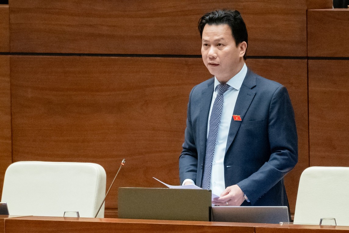 Bộ trưởng Bộ Tài nguyên và Môi trường Đặng Quốc Khánh trả lời chất vấn Bộ trưởng Bộ Tài nguyên và Môi trường Đặng Quốc Khánh trả lời chất vấn