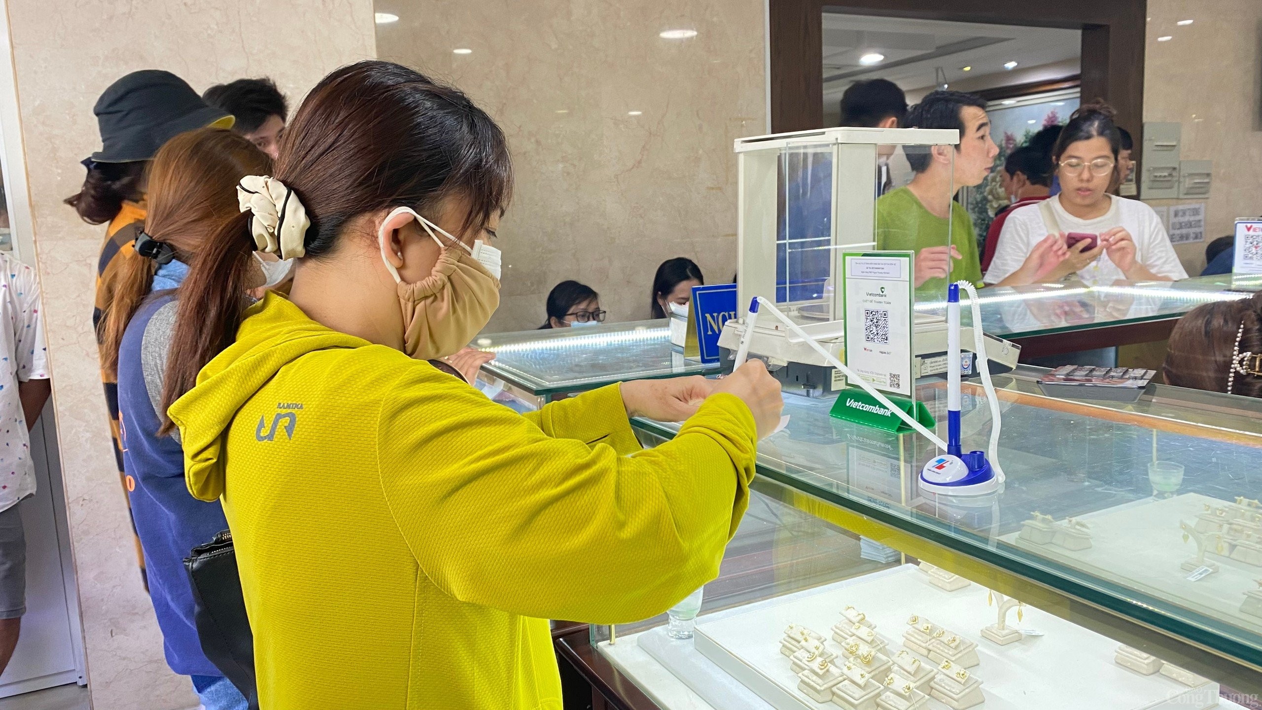 Chủ tịch UBND TP. Hồ Chí Minh chỉ đạo “nóng” về sản xuất vàng miếng SJC