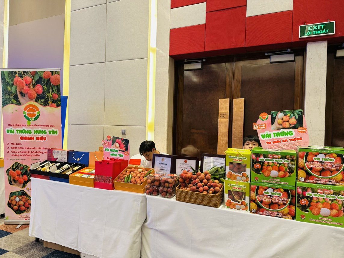 Tính đường dài để hàng chủ lực Vùng đồng bằng sông Hồng chiếm lĩnh thị trường Á - Phi Tính đường dài để hàng chủ lực Vùng đồng bằng sông Hồng chiếm lĩnh thị trường Á - Phi