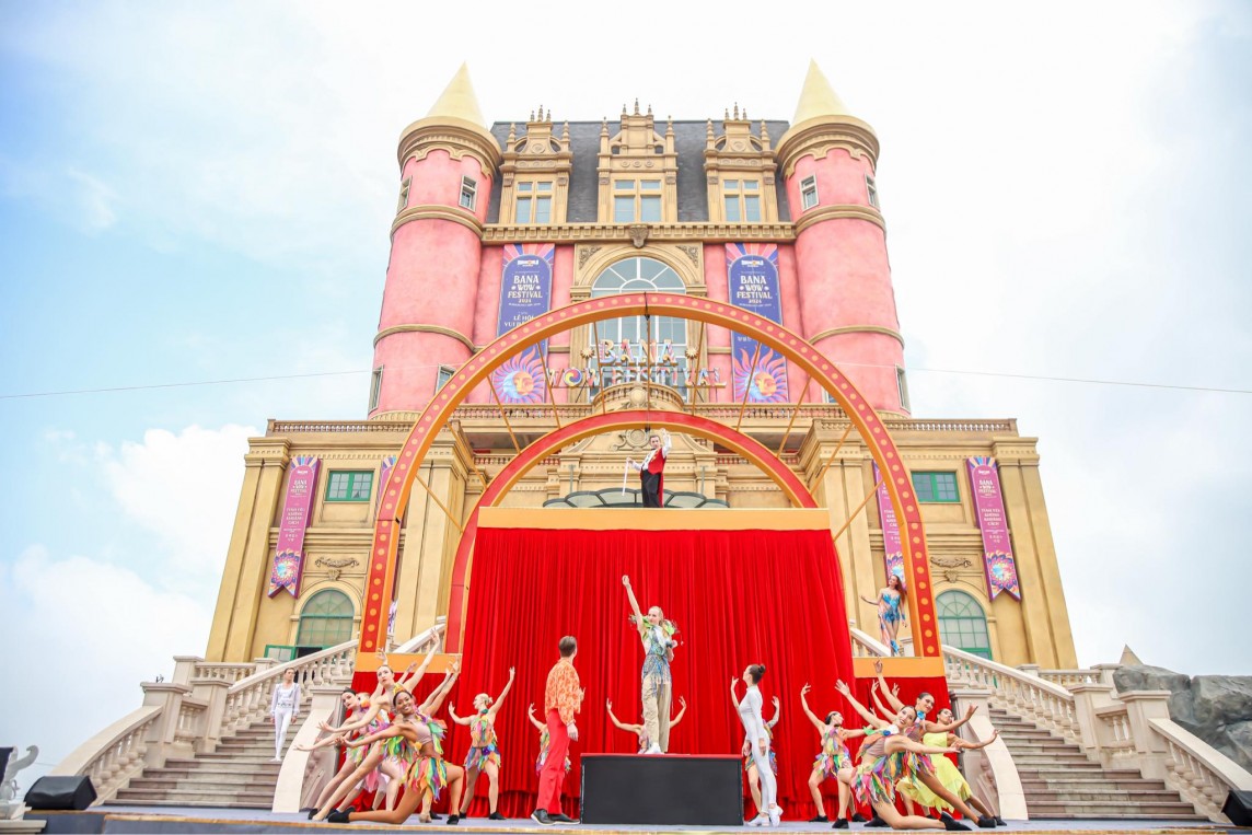 Đạo diễn mong muốn góp phần tạo nên bản sắc cho những câu chuyện cổ tích tại Bà Nà Đạo diễn mong muốn góp phần tạo nên bản sắc cho những câu chuyện cổ tích tại Bà Nà