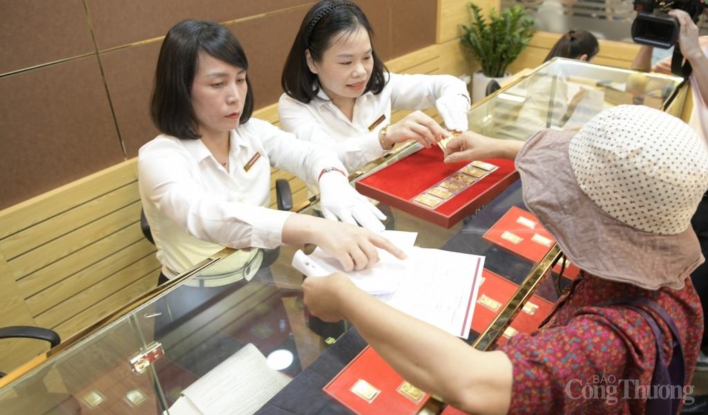 Giá vàng giảm mạnh, Ngân hàng Nhà nước khuyến cáo khi mua vàng đầu tư