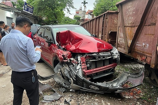 Vụ tai nạn gây xôn xao dư luận đang dẫn đến nhiều tranh luận liên quan đến bảo hiểm. Vụ tai nạn gây xôn xao dư luận đang dẫn đến nhiều tranh luận liên quan đến bảo hiểm.
