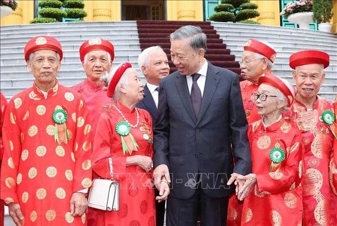 Chủ tịch nước Tô Lâm gặp mặt người cao tuổi, cán bộ Hội Người cao tuổi tiêu biểu