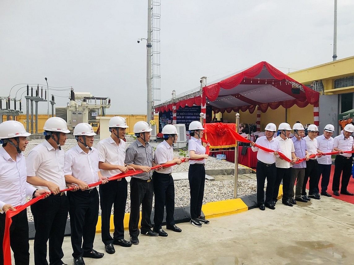EVNNPC tổ chức Lễ gắn biển công trình TBA 110kV Hưng Hà 2 và nhánh rẽ EVNNPC tổ chức Lễ gắn biển công trình TBA 110kV Hưng Hà 2 và nhánh rẽ