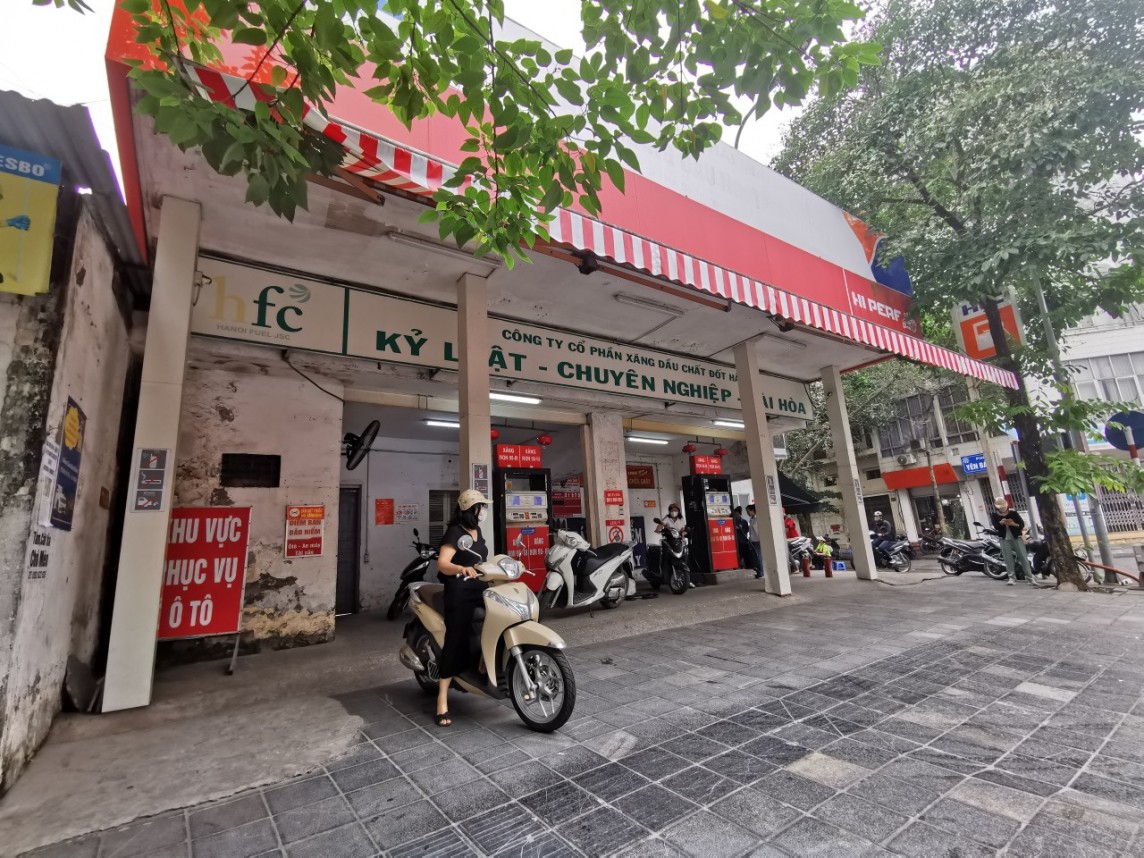 Cây xăng tại đường Nguyễn Công Trứ bị bà Hạnh tố có dấu hiệu gian lận (Ảnh: Đoàn Tuấn) Cây xăng tại đường Nguyễn Công Trứ bị bà Hạnh tố có dấu hiệu gian lận (Ảnh: Đoàn Tuấn)