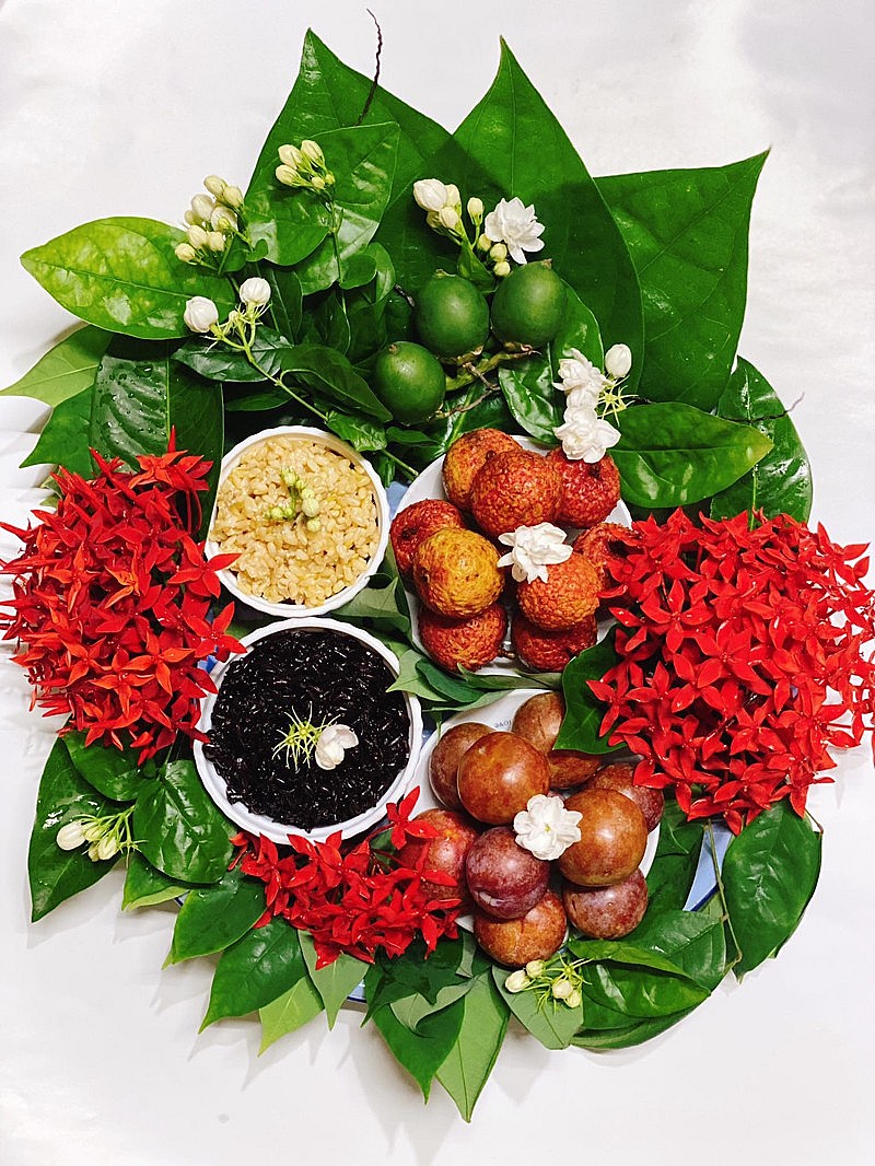 những đĩa hoa quả đặc trưng của mùa hè không thể thiếu trong dịp Tết Đoan Ngọ những đĩa hoa quả đặc trưng của mùa hè không thể thiếu trong dịp Tết Đoan Ngọ