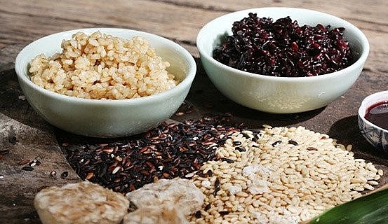 rượu nếp cái hoặc nếp cẩm - vật phẩm không chỉ thấm đượm bản sắc văn hóa mà còn là biểu tượng của linh hồn ngày Tết này rượu nếp cái hoặc nếp cẩm - vật phẩm không chỉ thấm đượm bản sắc văn hóa mà còn là biểu tượng của linh hồn ngày Tết này