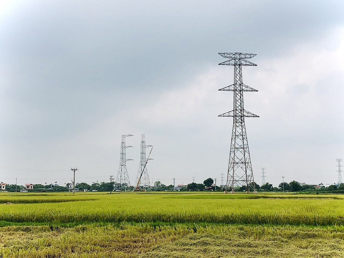 Chung sức đồng lòng đưa dự án đường dây 500kV mạch 3 về đích Chung sức đồng lòng đưa dự án đường dây 500kV mạch 3 về đích