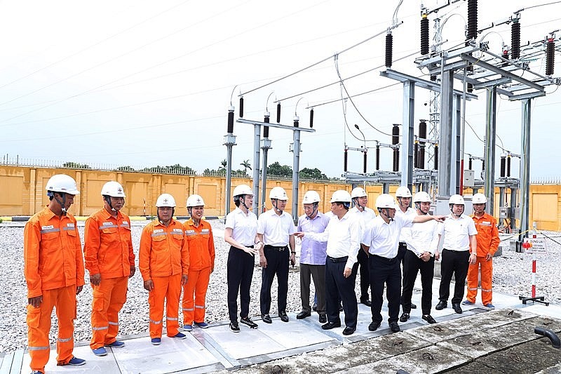 Năm 2025, dự kiến EVNNPC sẽ đầu tư 310 tỷ đồng cho lưới điện tỉnh Thái Bình Năm 2025, dự kiến EVNNPC sẽ đầu tư 310 tỷ đồng cho lưới điện tỉnh Thái Bình