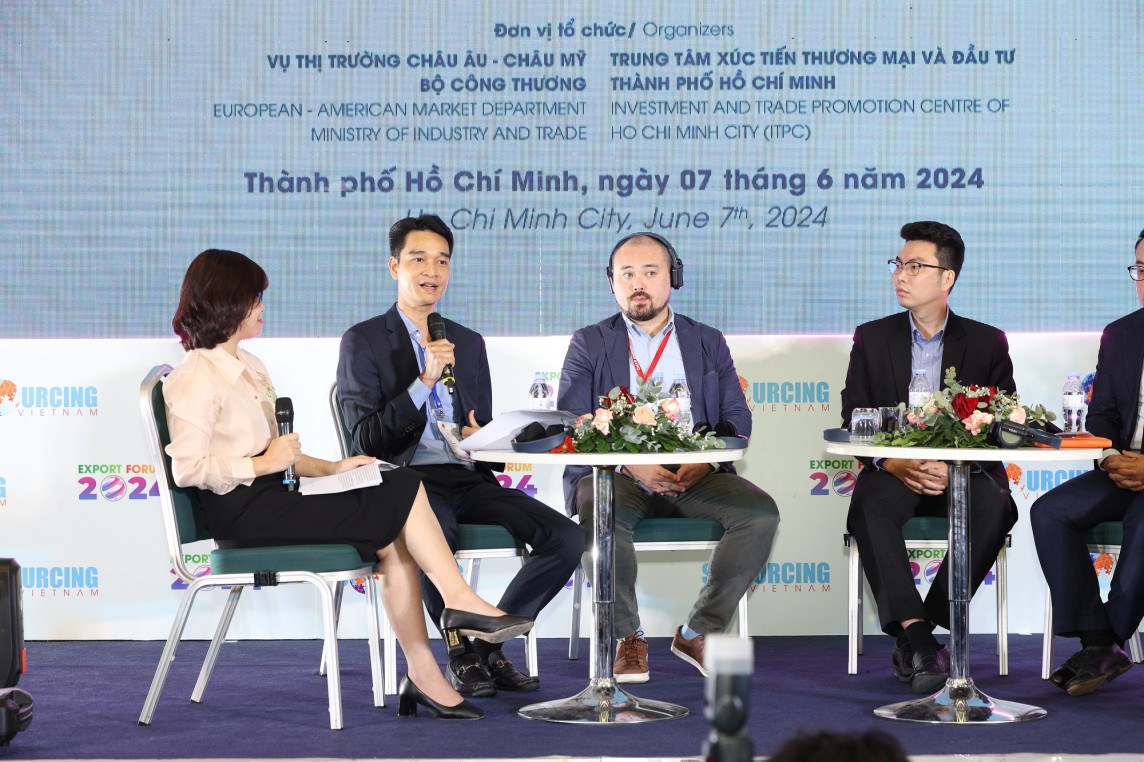 Ông Võ Trung Hiếu – Giám đốc Kinh doanh Quốc tế Vinamilk – chia sẻ về các kinh nghiệm xuất khẩu của Vinamilk. Ông Võ Trung Hiếu – Giám đốc Kinh doanh Quốc tế Vinamilk – chia sẻ về các kinh nghiệm xuất khẩu của Vinamilk.