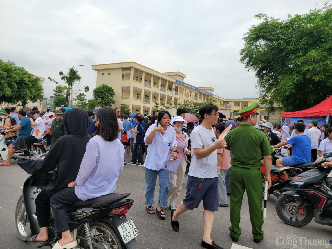 Hôm nay các thí sinh thi môn cuối cùng vào lớp 10 khối công lập Hà Nội Hôm nay các thí sinh thi môn cuối cùng vào lớp 10 khối công lập Hà Nội