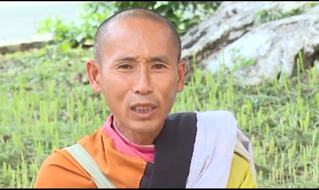 Sau khi nhận căn cước công dân, ông Tuệ cho biết mong ước lớn nhất của mình là được đến quê hương của đức Phật đảnh lễ, tri ân ngài. Sau khi nhận căn cước công dân, ông Tuệ cho biết mong ước lớn nhất của mình là được đến quê hương của đức Phật đảnh lễ, tri ân ngài.