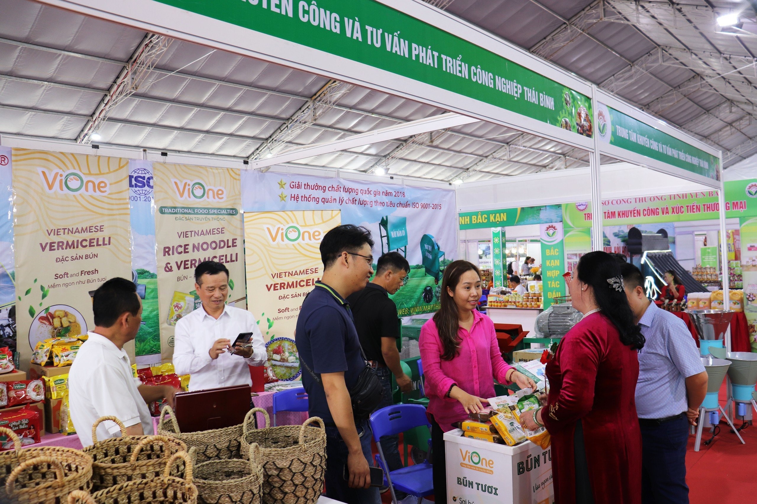 Tăng cường kết nối cung cầu, khai thác tốt thị trường nội địa Tăng cường kết nối cung cầu, khai thác tốt thị trường nội địa