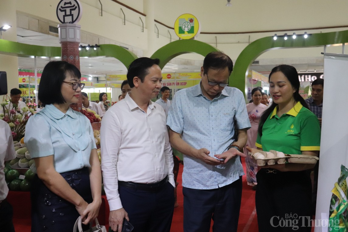 Phiên chợ nông sản, đặc sản vùng miền 2024: Đẩy mạnh xúc tiến thương mại sản phẩm qua kênh thương mại điện tử Phiên chợ nông sản, đặc sản vùng miền 2024: Đẩy mạnh xúc tiến thương mại sản phẩm qua kênh thương mại điện tử