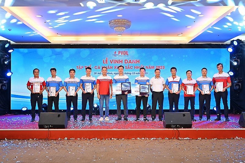 PVOIL Hải Phòng được vinh danh một trong những Tập thể xuất xắc năm 2023 của Tổng công ty Dầu Việt Nam