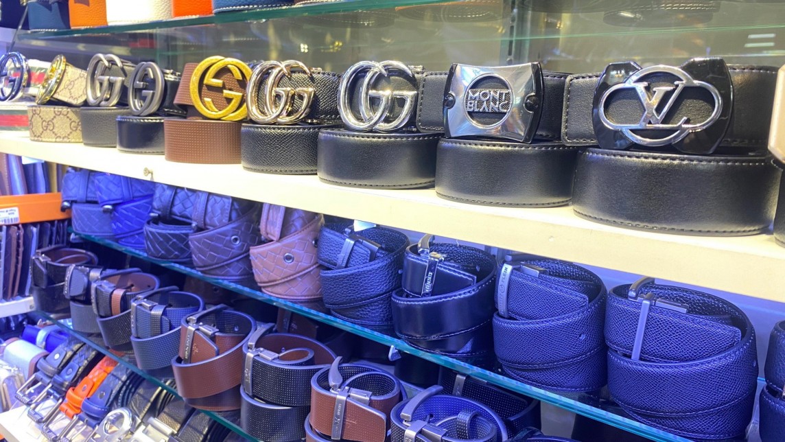 Tái diễn hành vi kinh doanh hàng giả, hàng không nguồn gốc tại Saigon Square