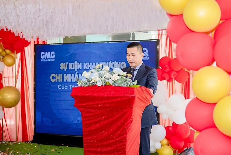 Chủ tịch Tập đoàn GMG Group - Ông Nguyễn Văn Quý phát biểu trong buổi Khai trương Chủ tịch Tập đoàn GMG Group - Ông Nguyễn Văn Quý phát biểu trong buổi Khai trương