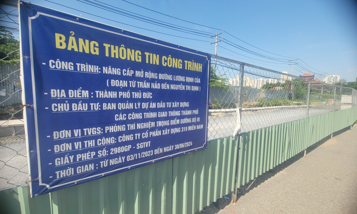 Sau gần 10 năm thi công, Dự án nâng cấp mở rộng đường Lương Định Của vẫn chưa thể hoàn thành - Ảnh: Ngân Nga. TP. Hồ Chí Minh: Khốn khổ vì nhà thầu đột ngột dừng thi công dự án đường Lương Định Của