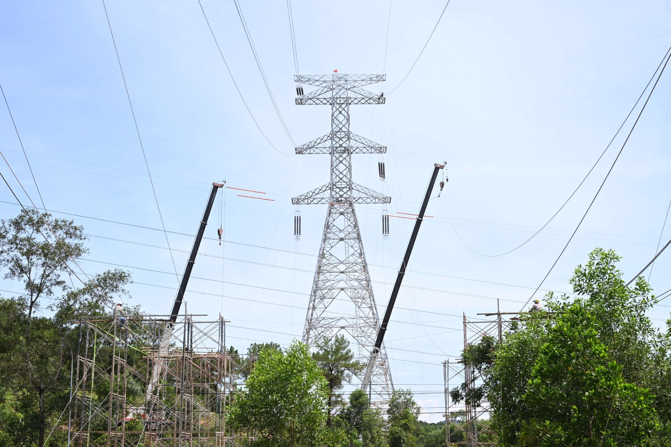 Bộ trưởng Bộ Công Thương kiểm tra tiến độ thi công Dự án đường dây 500kV mạch 3 Bộ trưởng Bộ Công Thương kiểm tra tiến độ thi công Dự án đường dây 500kV mạch 3