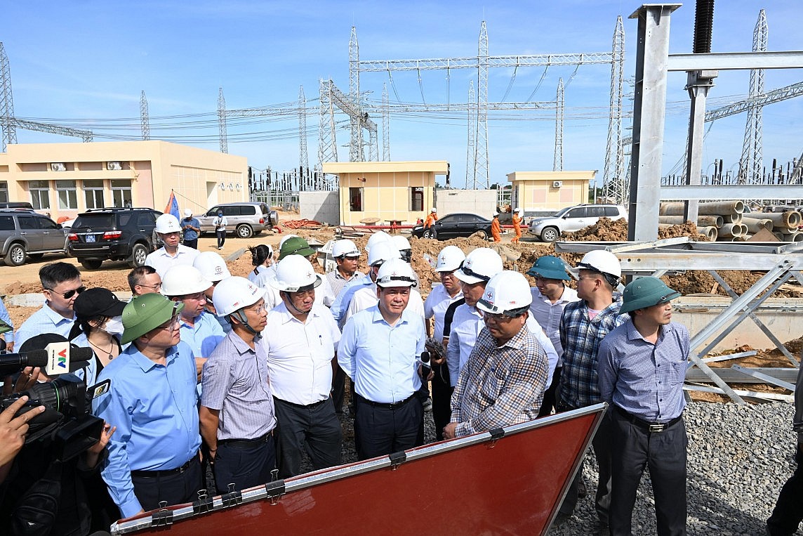 Đường dây, Trạm biến áp 500kV mạch 3: Phải đặt kỹ thuật và an toàn cho người thiết bị lên hàng đầu Đường dây, Trạm biến áp 500kV mạch 3: Phải đặt kỹ thuật và an toàn cho người thiết bị lên hàng đầu
