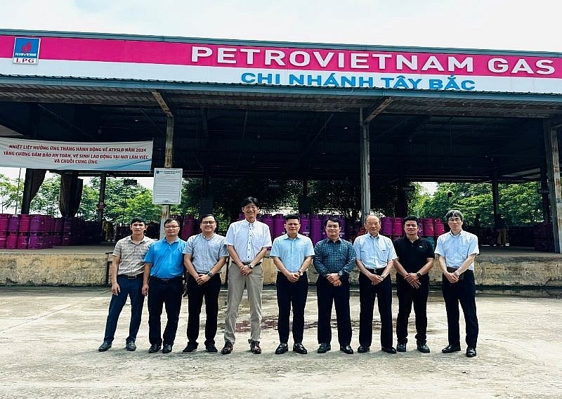 Đoàn công tác khảo sát thực địa Đoàn công tác khảo sát thực địa