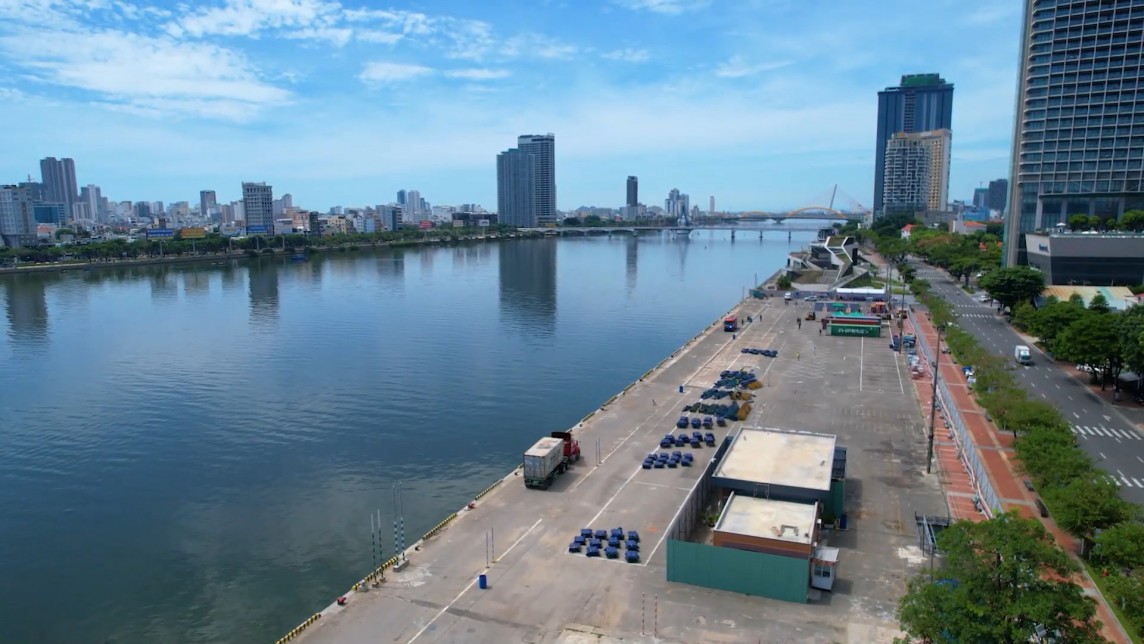 Sau hành trình đáng kinh ngạc, 3 container pháo hoa được Sun Group và Global 2000 chuẩn bị sẵn sàng cho các đội thi tại DIFF 2024 Sau hành trình đáng kinh ngạc, 3 container pháo hoa được Sun Group và Global 2000 chuẩn bị sẵn sàng cho các đội thi tại DIFF 2024