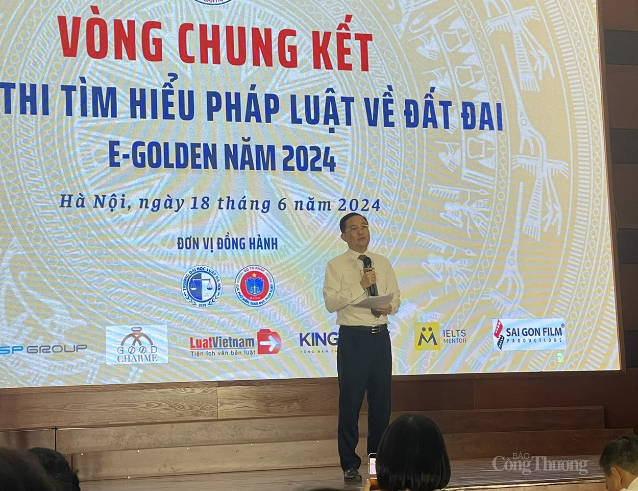 Sinh viên Luật Hà Nội giành quán quân cuộc thi tìm hiểu pháp luật về đất đai 2024 Sinh viên Luật Hà Nội giành quán quân cuộc thi tìm hiểu pháp luật về đất đai 2024