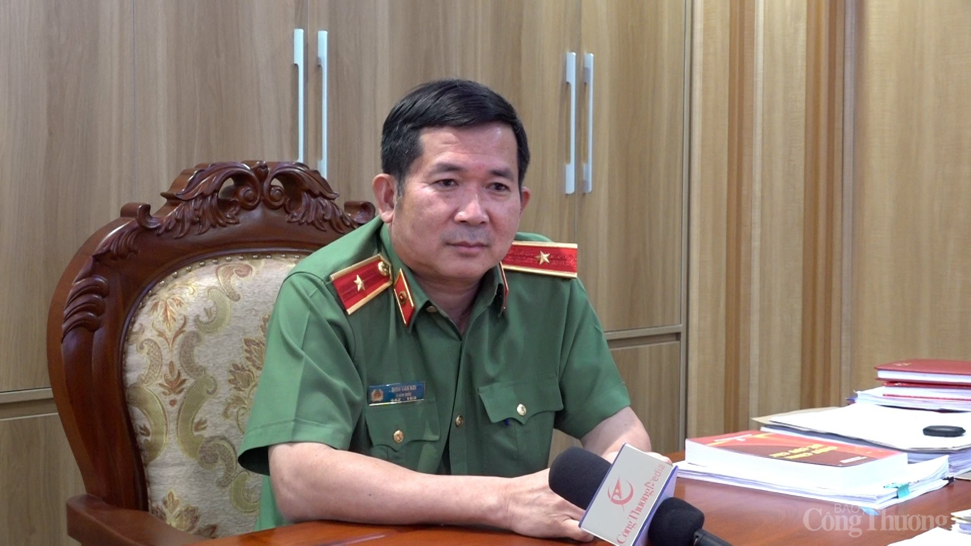 Thiếu tướng Đinh Văn Nơi: Mong Báo Công Thương đồng hành cùng Công an Quảng Ninh phòng chống tội phạm kinh tế Thiếu tướng Đinh Văn Nơi: Mong Báo Công Thương đồng hành cùng Công an Quảng Ninh phòng chống tội phạm kinh tế